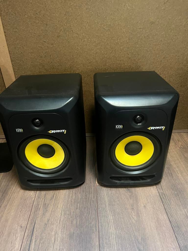 Krk rokit 8 + standaard + focusrite, Ophalen, Gebruikt, Front, Rear of Stereo speakers, Overige merken