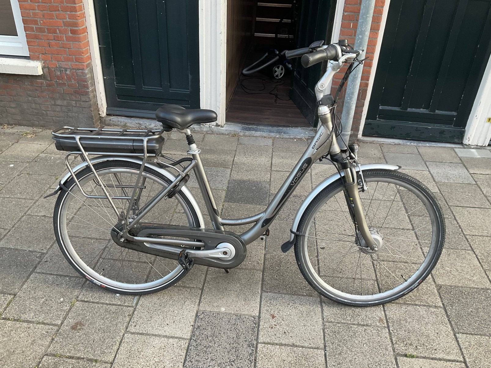 Dames fiets Mooie Degelijke fiets 100% in orde, Fietsen en Brommers, Elektrische fietsen, 51 tot 55 cm, Ophalen of Verzenden, Zo goed als nieuw