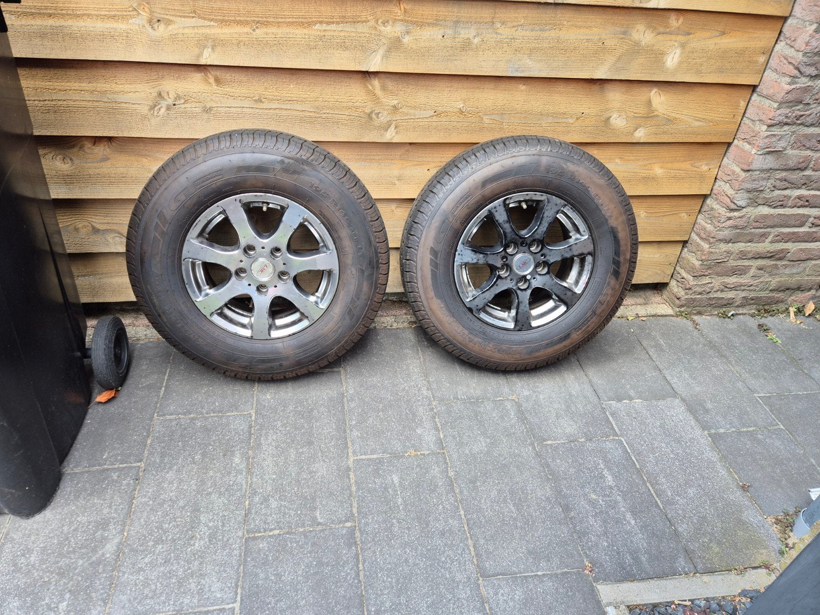 caravan velgen met banden 2 jaar oud, Ophalen, Gebruikt
