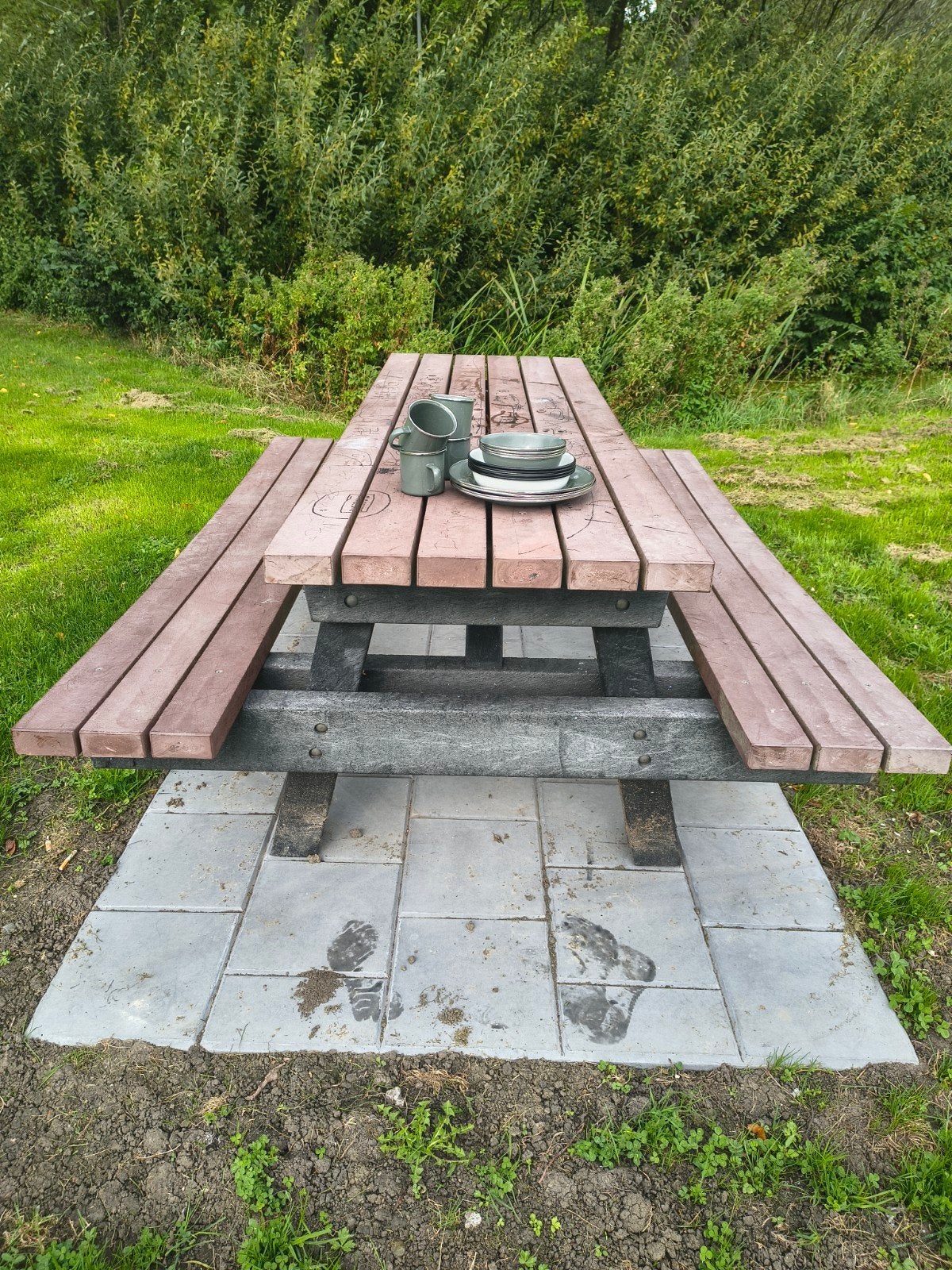 Volledig 4 persoons emaille (camping) servies, Ophalen, Zo goed als nieuw, Overige stijlen, Compleet servies
