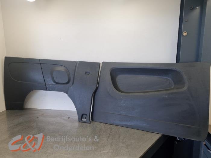 Laadbak bekleding van een Renault Trafic, Gebruikt, -, Renault, -