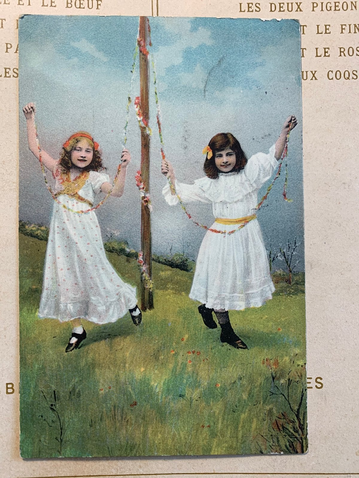 1909 Meisjes dansen om de meiboom (CD), Ophalen of Verzenden, Voor 1920, Gelopen, Kinderen