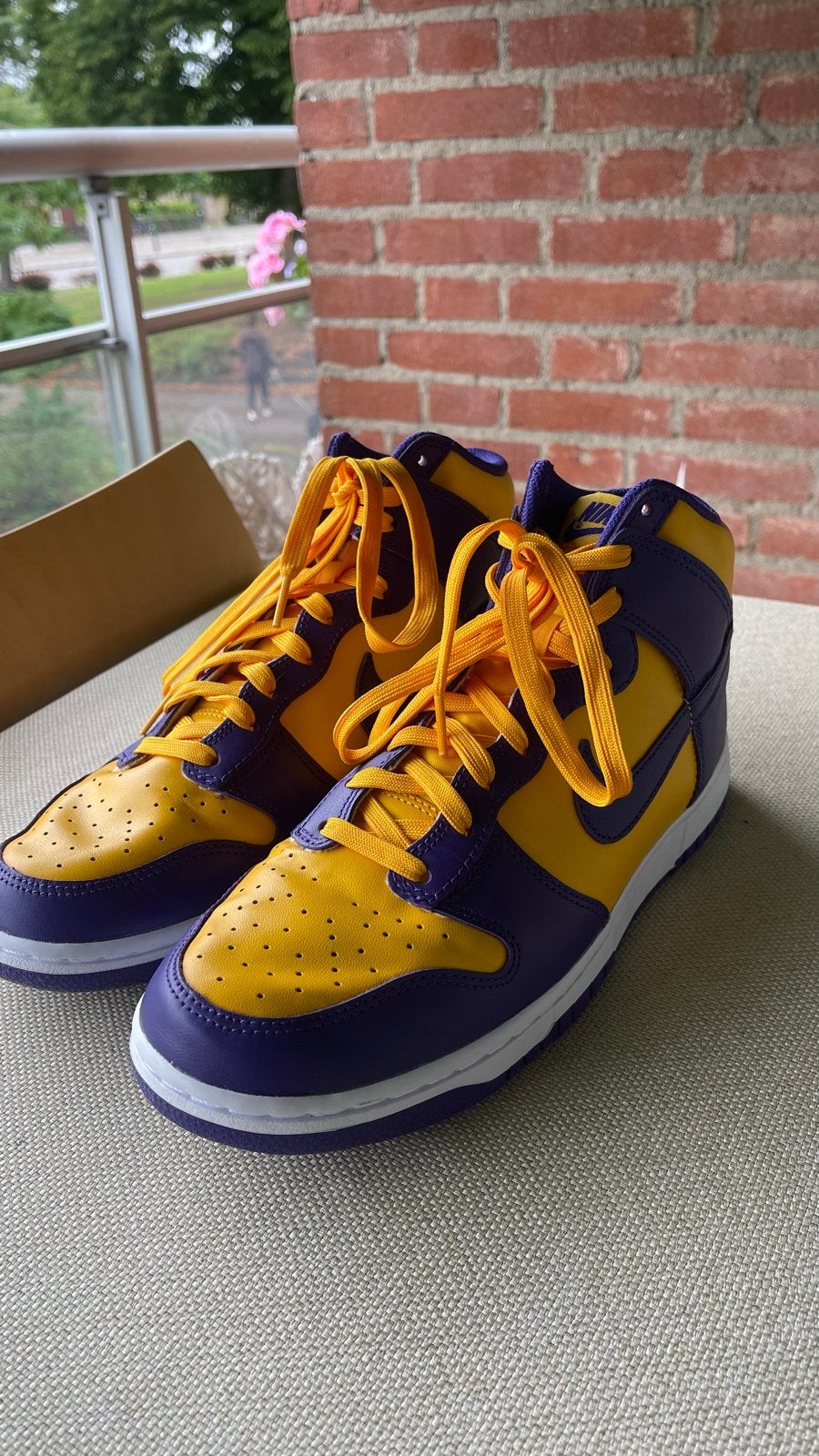 Nike Dunk High Lakers Sneakers - Geel/Paars, Ophalen of Verzenden, Zo goed als nieuw, Geel, Sneakers of Gympen