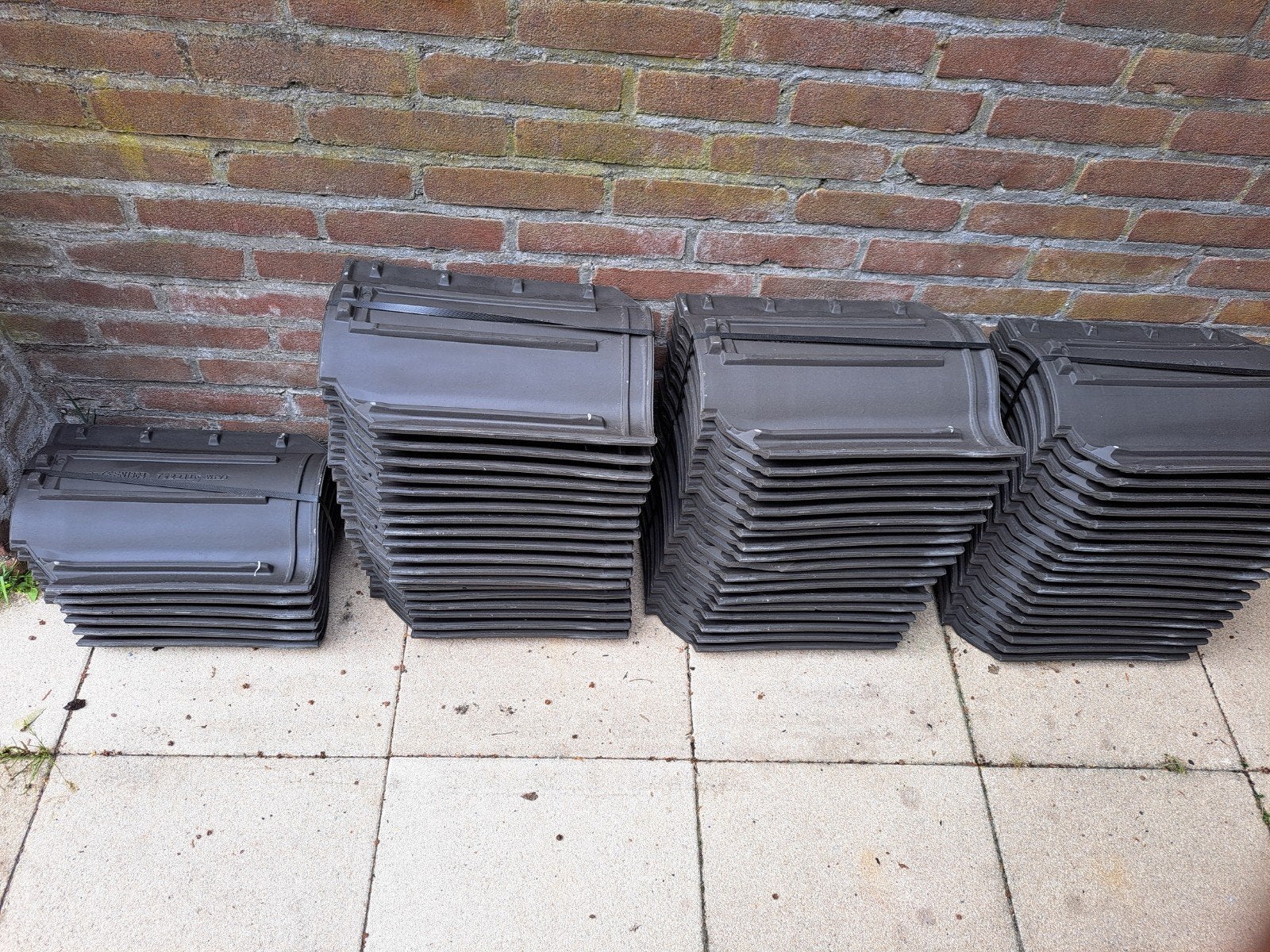 dakpannen antraciet 60 stuks nieuw, Ophalen, Nieuw