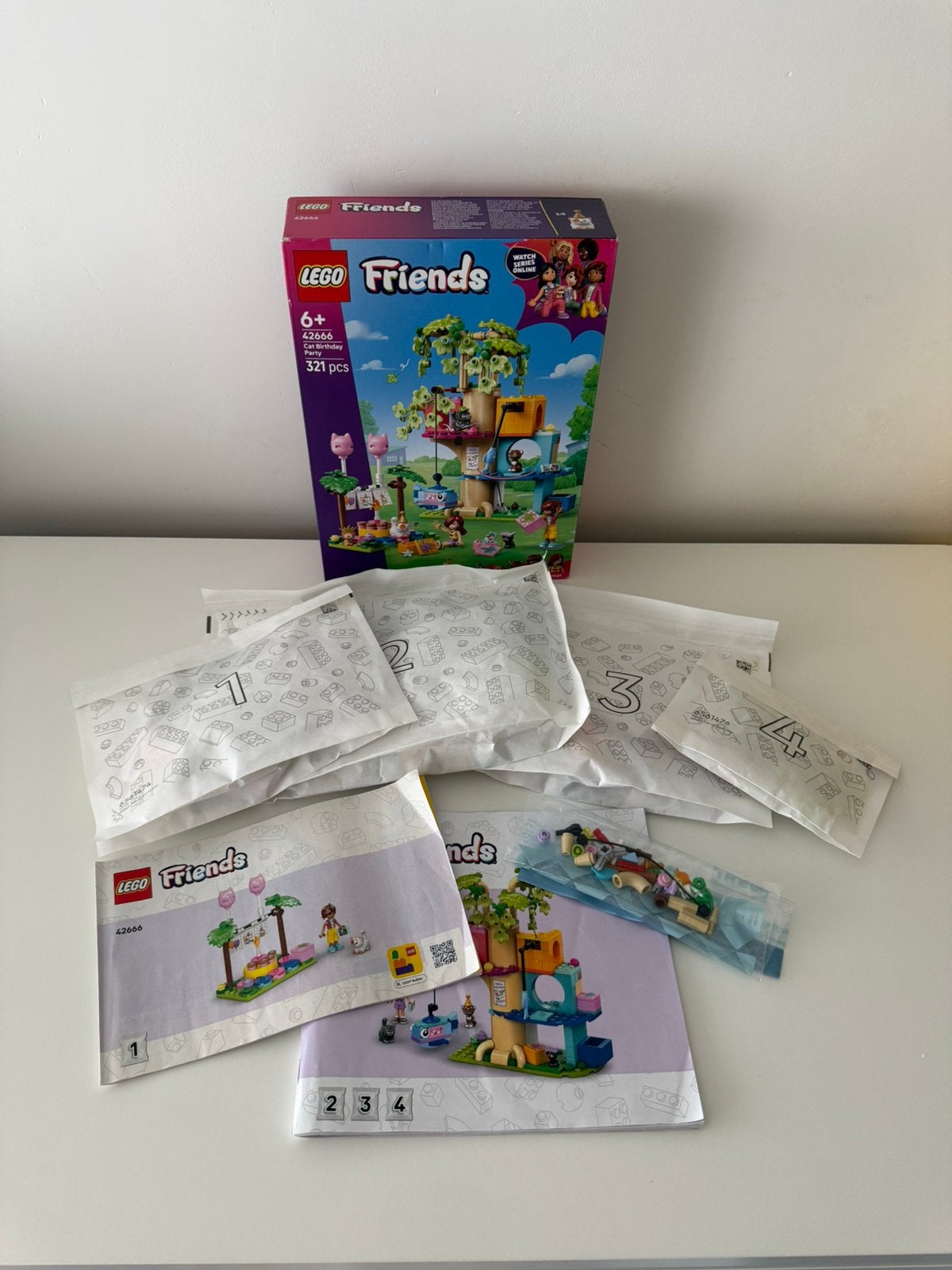 LEGO Friends kattenverjaardagsfeestje en boomhut 42666, Ophalen of Verzenden, Zo goed als nieuw
