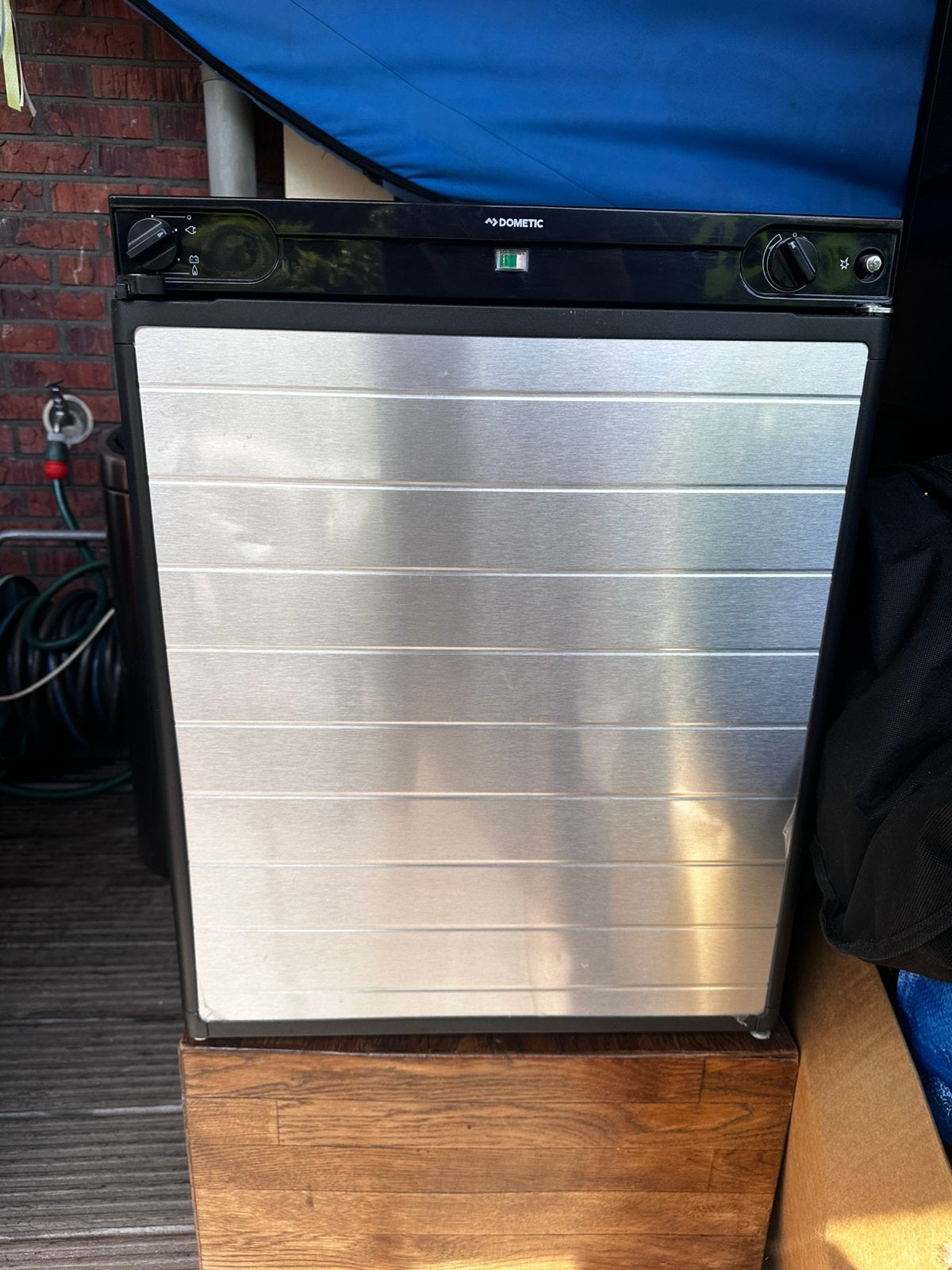 Koelkast op 12v accu, gas of 220v, Ophalen, Zonder vriesvak, Minder dan 85 cm, Minder dan 75 liter