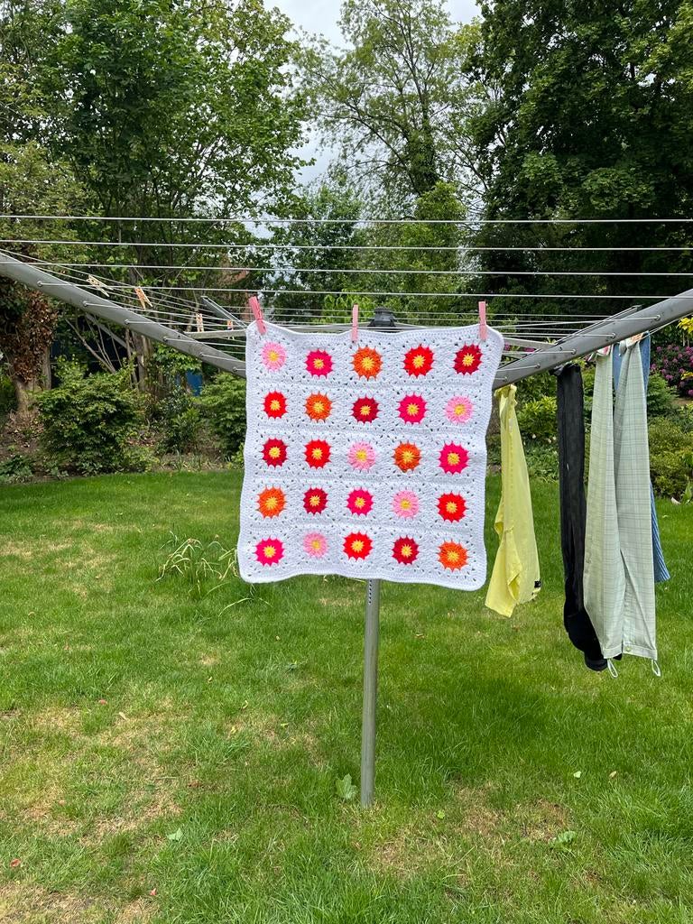 Nieuw! deken granny square  60x60 cm wit roze rood, roze,, Verzenden, Nieuw