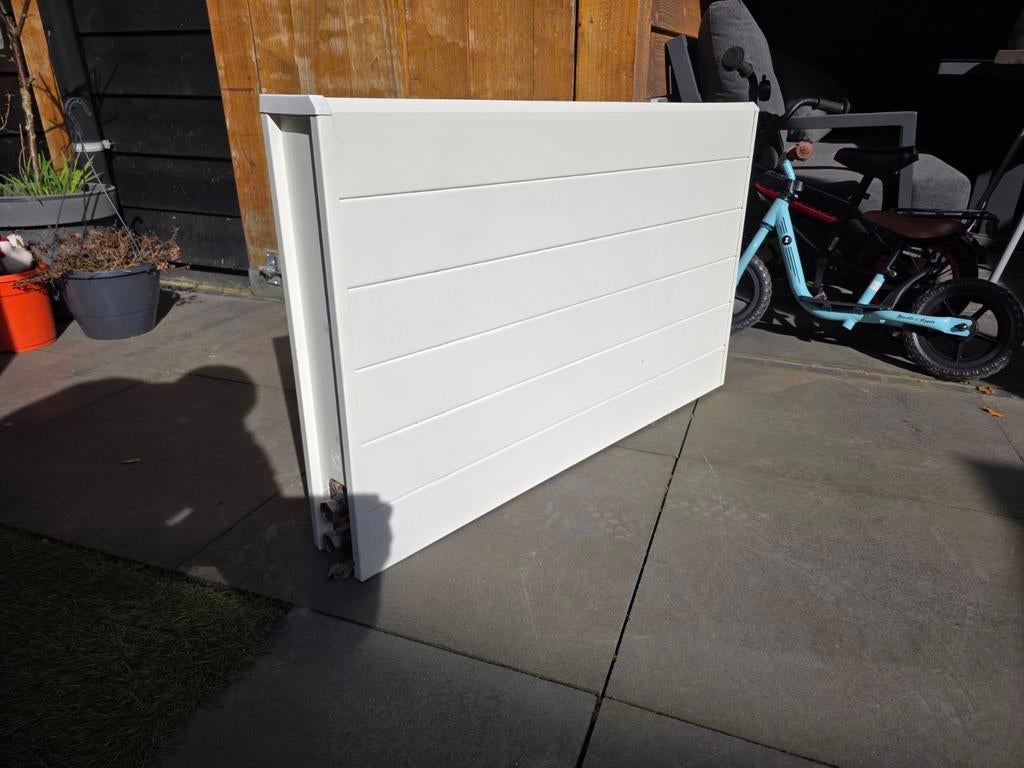 Radiator met moderne witte ombouw, Doe-het-zelf en Verbouw, Ophalen, 30 tot 80 cm, Radiator, 60 tot 150 cm