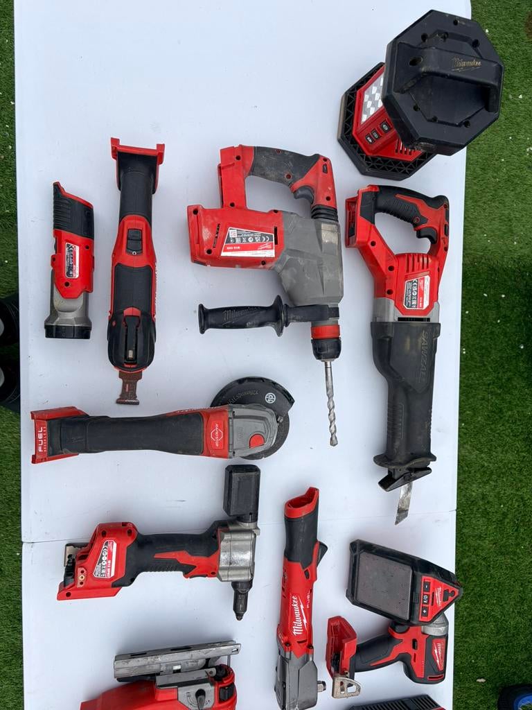 Milwaukee gereedschap, accu's, laders en Packout set, Doe-het-zelf en Verbouw, Gereedschap | Overige machines, Ophalen of Verzenden
