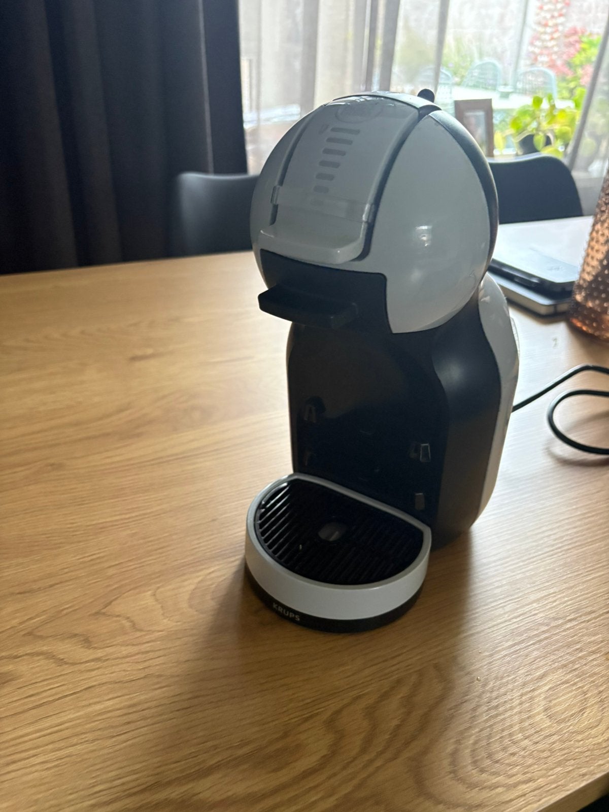 Dolce gusto koffiemachine, Witgoed en Apparatuur, Ophalen, Gebruikt, Koffiemachine, 2 tot 4 kopjes
