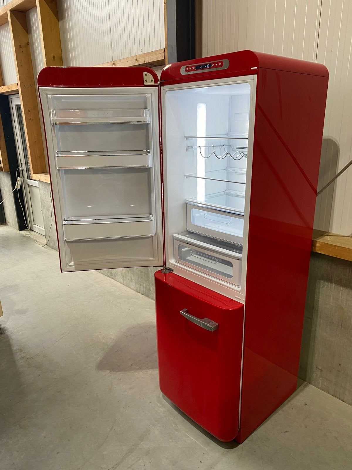 Smeg Koelkast met Aparte Vriezer - Rood, Zo goed als nieuw, Bella, 200 liter of meer, 60 cm of meer, Met aparte vriezer