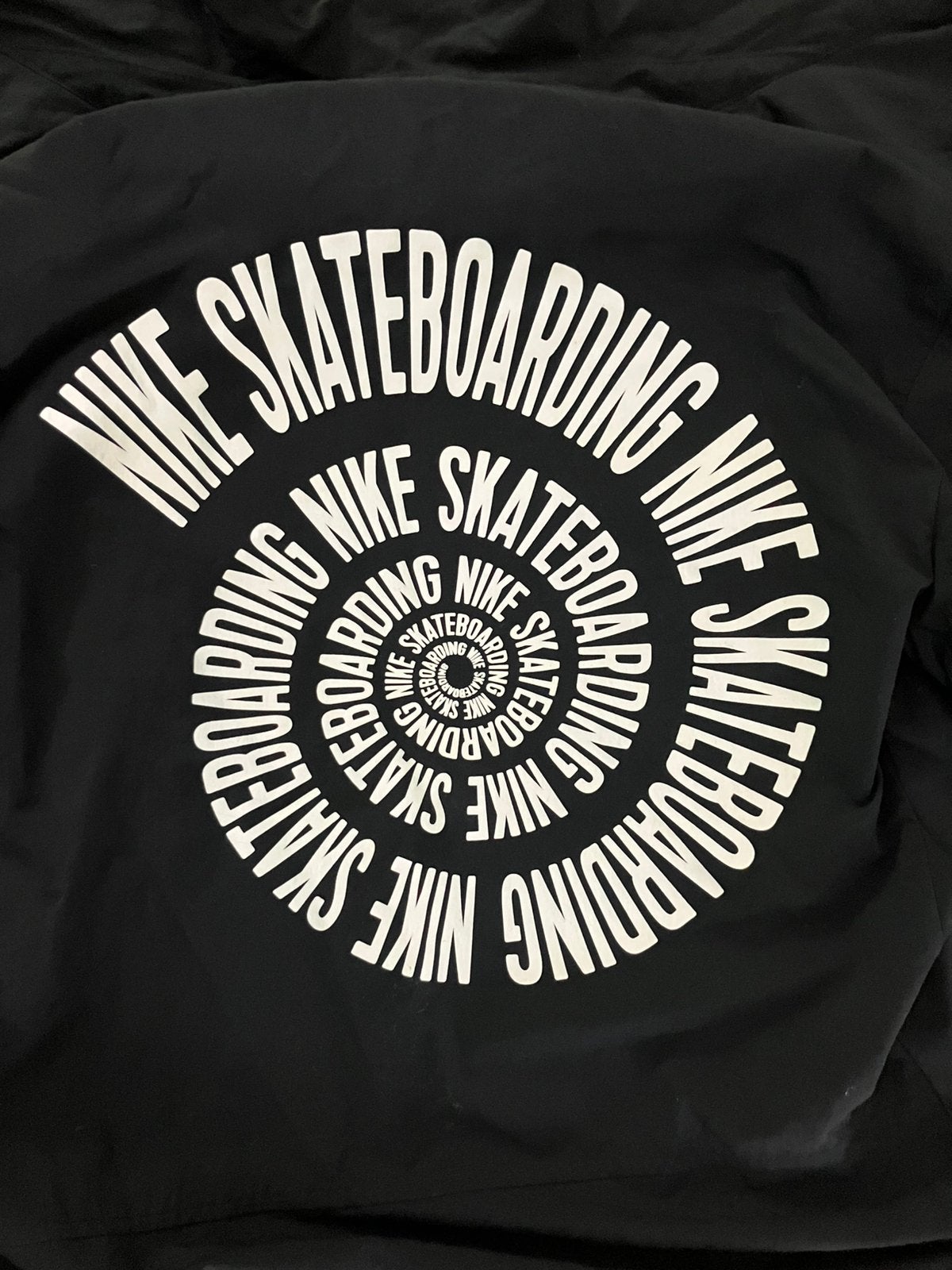 Nike SB Coaches Jacket Zwart met Spiraal Print, Ophalen of Verzenden, Zo goed als nieuw, Zwart