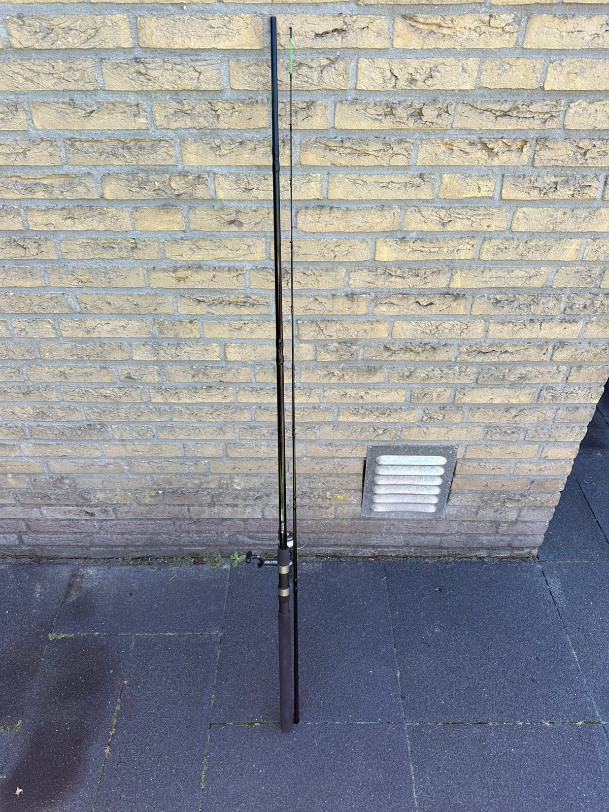 Feeder hengel met spro molen, Ophalen, Zo goed als nieuw, Molen