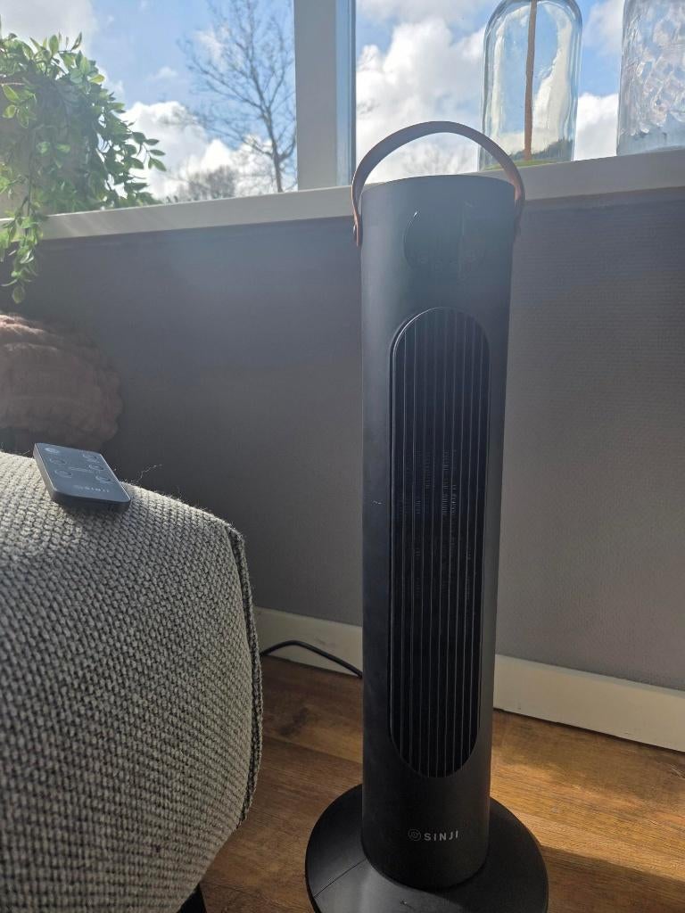 Sinji torenventilator met kachelfunctie.  zwart 2000 Watt, Ophalen, 30 tot 80 cm, Hoog rendement (Hr), Minder dan 60 cm