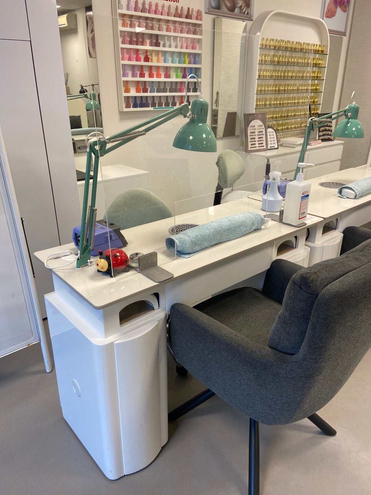 Nagelstudio tafel met afzuiging