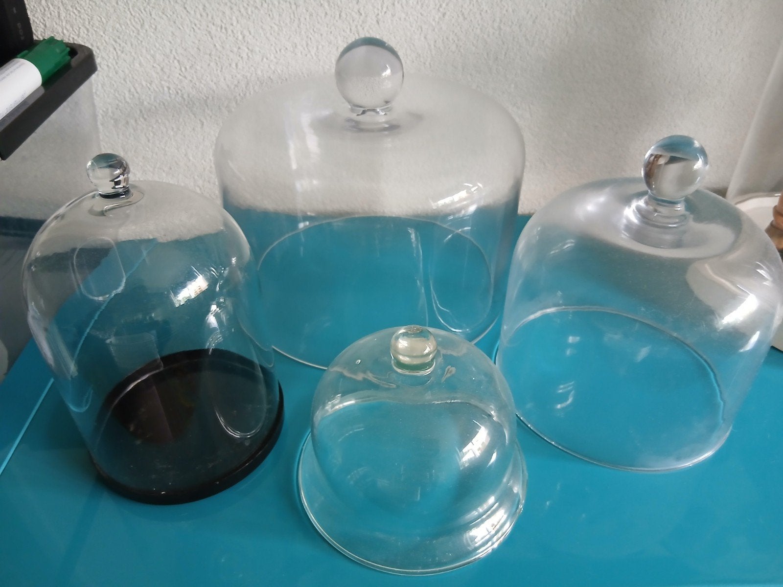 Set van 4 glazen stolpen - diverse maten, Glas, Ophalen, Gebruikt, Met plateau