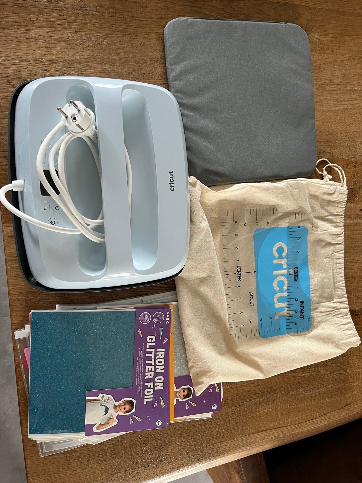 Cricut EasyPress 3 met accessoires en materialen, Ophalen, Overige thema's, Zo goed als nieuw, Kunststof