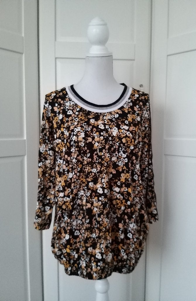 Nylah nieuwe zwarte floral top, maat 44 L (valt als XL), Kleding | Dames, Tops, Nylah, Zwart, Maat 42/44 (L), Nieuw
