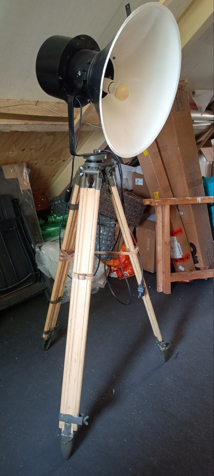 Vintage Statief Lamp - Industriële Stijl Vloerlamp, Antiek en Kunst, Ophalen