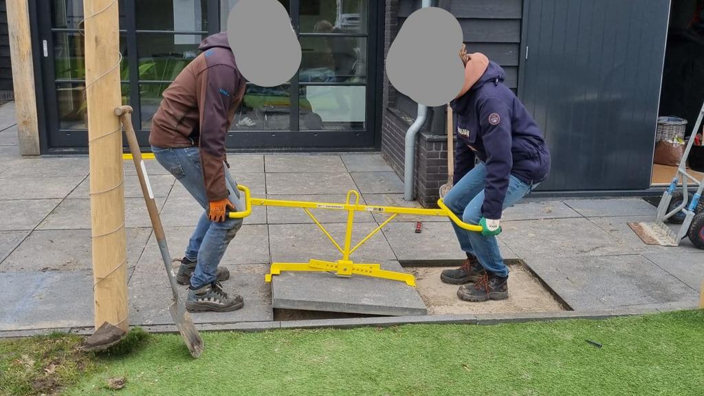 Orit tandem tegeltiller te huur, Ophalen