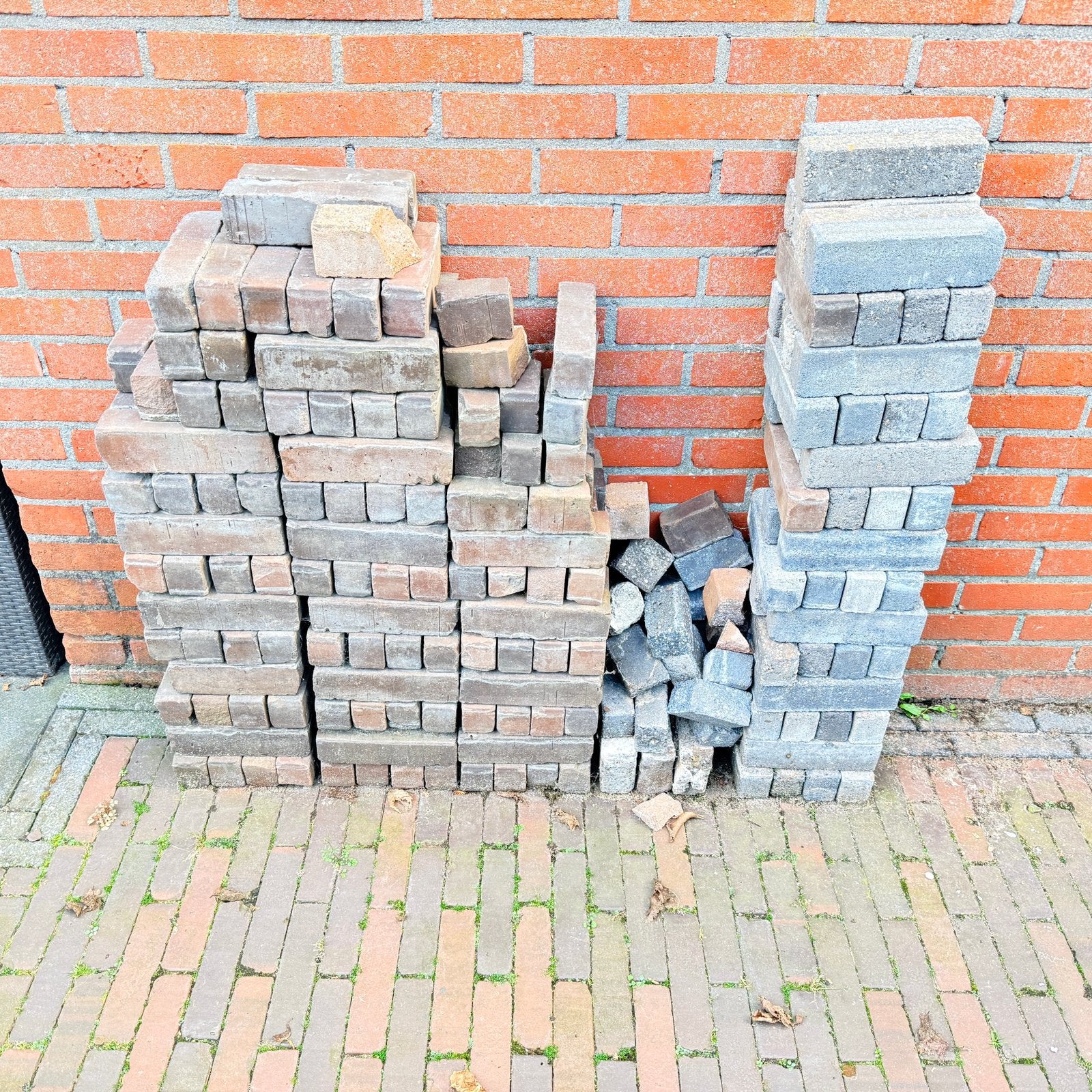 GRATIS Waaltjes ca 195 stuks  | Zelf til-korting! ️‍️, Tuin en Terras, Ophalen, Gebruikt, Klinkers, Minder dan 5 m²