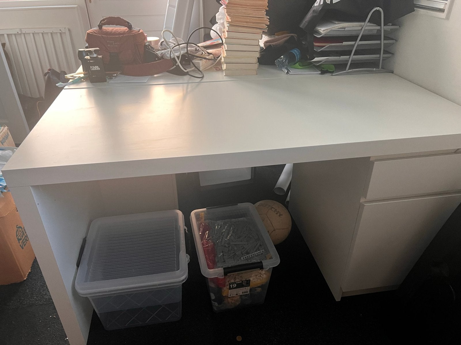 IKEA MALM Bureau Wit - Zo goed als nieuw, Ophalen, Met lades, Spaanplaat of MDF, Zo goed als nieuw