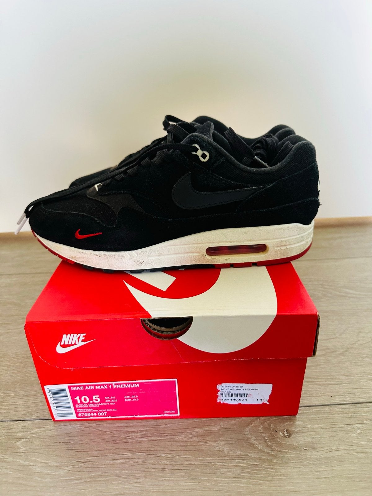 Nike Air Max 1 Premium 'Bred' EU44,5 US10,5, Kleding | Heren, Ophalen of Verzenden, Gedragen, Zwart, Sneakers of Gympen