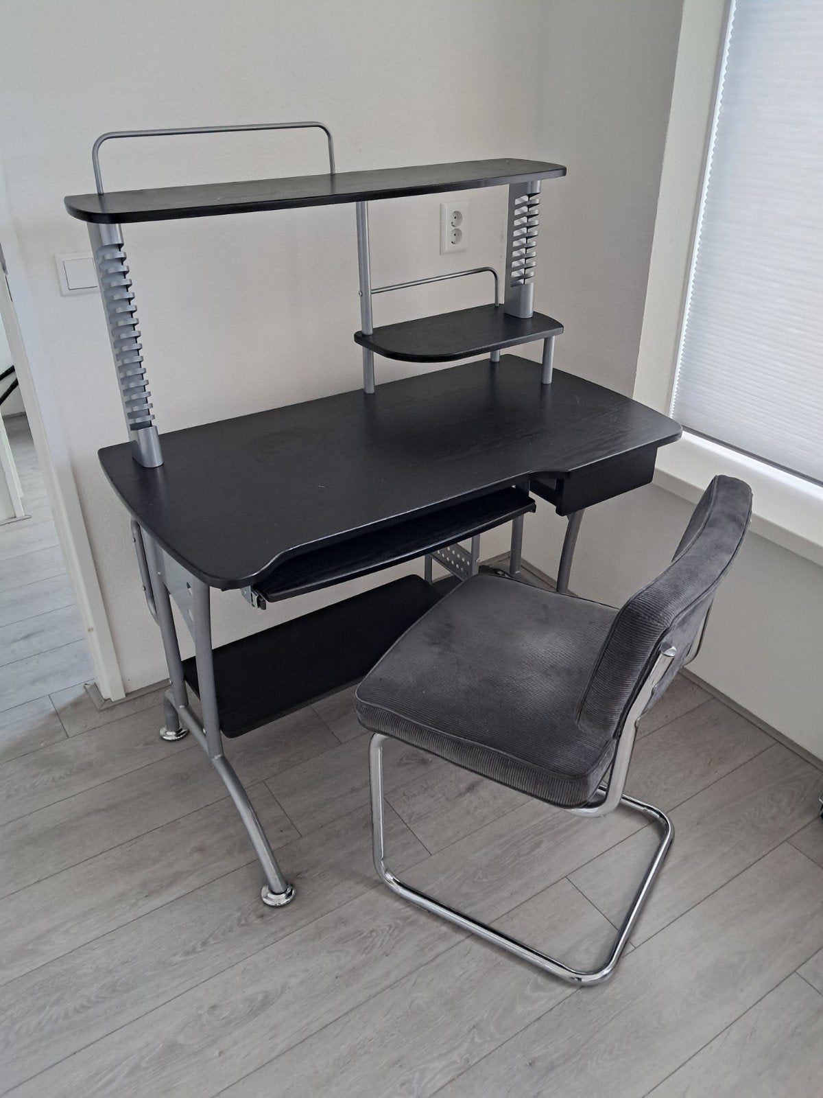 Computer bureau, Ophalen, Gebruikt, 110 cm, Overige materialen