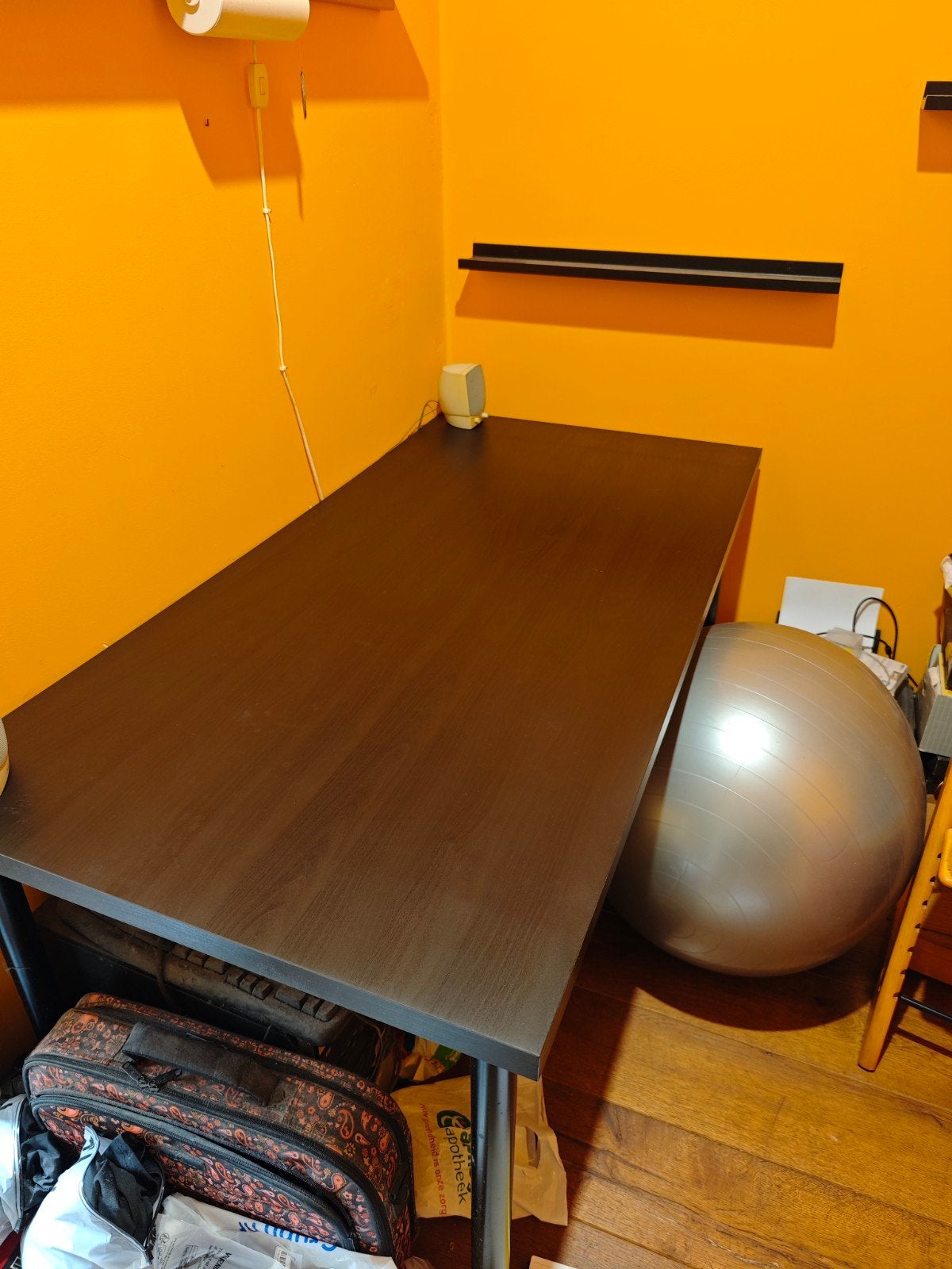 Zwart bureau, in hoogte verstelbaar, Huis en Inrichting, Bureaus, Ophalen, Zwart, Gebruikt, 76 cm