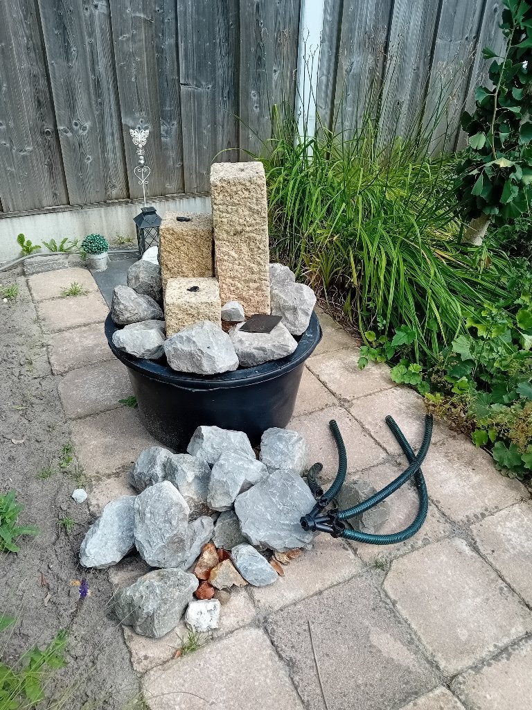 mooie watersteen met toebehoren, Ophalen, Zo goed als nieuw, Graniet, Waterornament