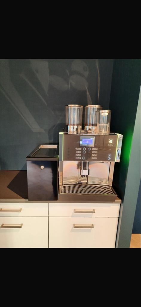 WMF Bistro! Professionele Koffiemachine - Zo goed als nieuw, Witgoed en Apparatuur, Koffiezetapparaten, Ophalen, 10 kopjes of meer