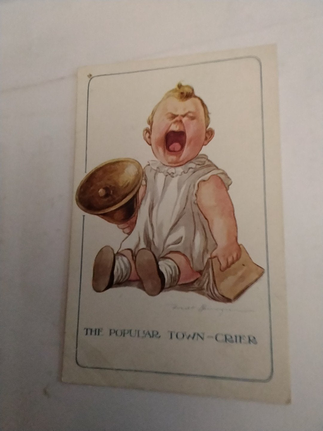 Antieke Ansichtkaart: The Popular Town-Crier (ca. 1910), Ophalen of Verzenden, Voor 1920