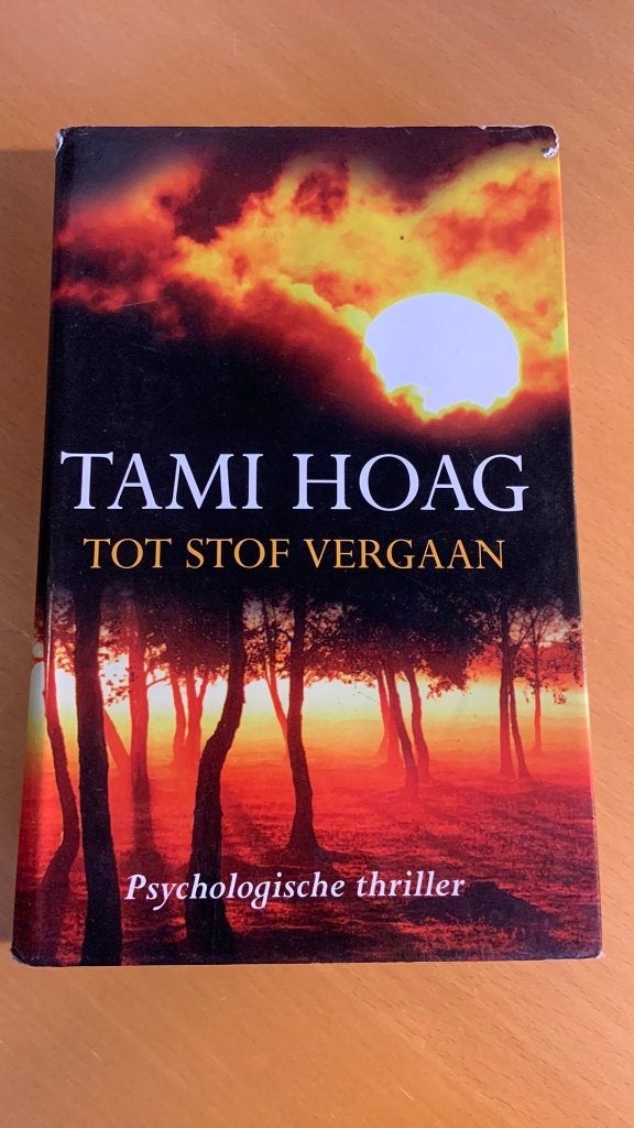 Tot stof vergaan - Tami Hoag, Boeken, Ophalen of Verzenden