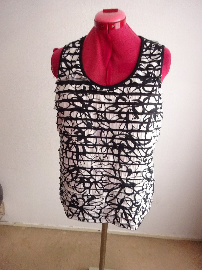 Select top mt 48= 46, Kleding | Dames, Overige kleuren, Verzenden, Maat 46/48 (XL) of groter, Zo goed als nieuw