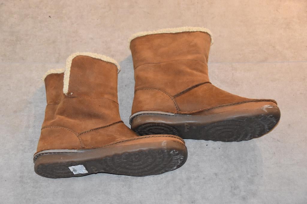 mooie nieuwe bruine lage gevoerde laarzen maat 41 Clarks, Kleding | Dames, Schoenen, Bruin, Lage of Enkellaarzen, Nieuw, Ophalen of Verzenden