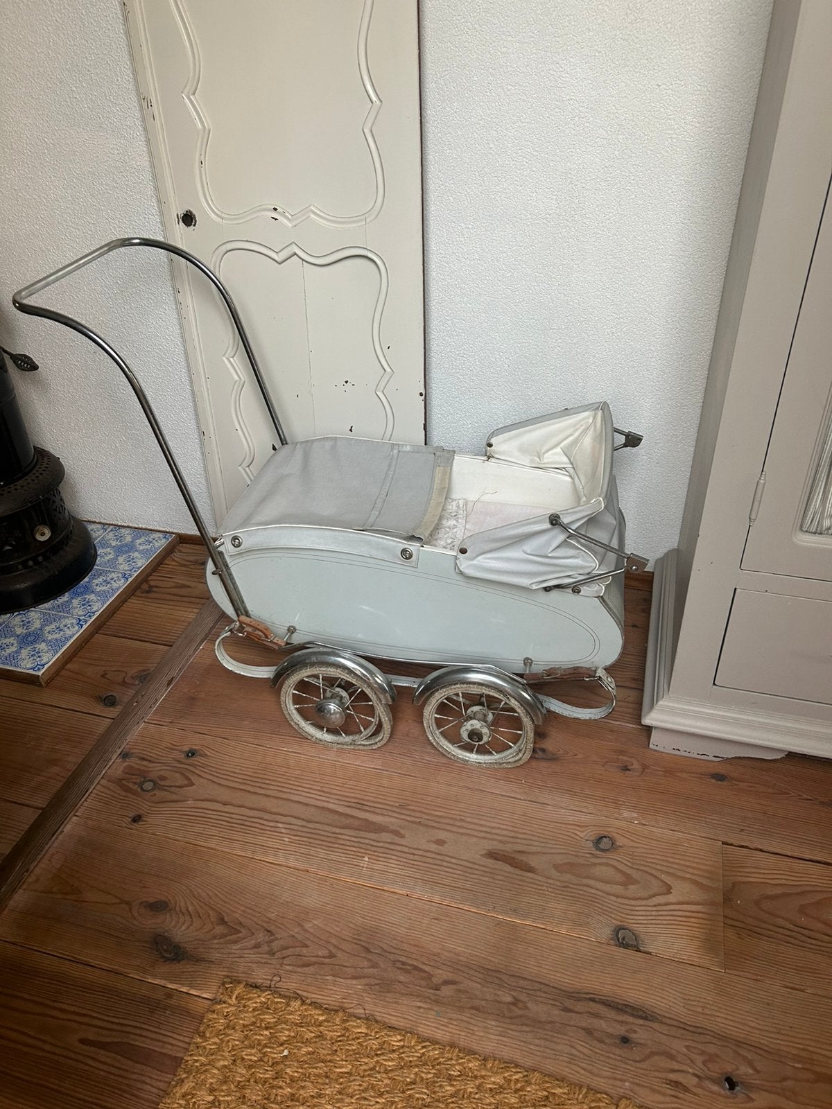 Brocante poppenwagen, Antiek en Kunst, Antiek | Speelgoed, Ophalen of Verzenden