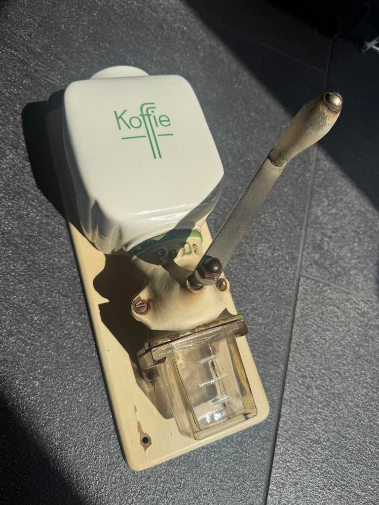 Vintage Nederlandse PeDe wand koffiemolen, Antiek en Kunst, Ophalen of Verzenden