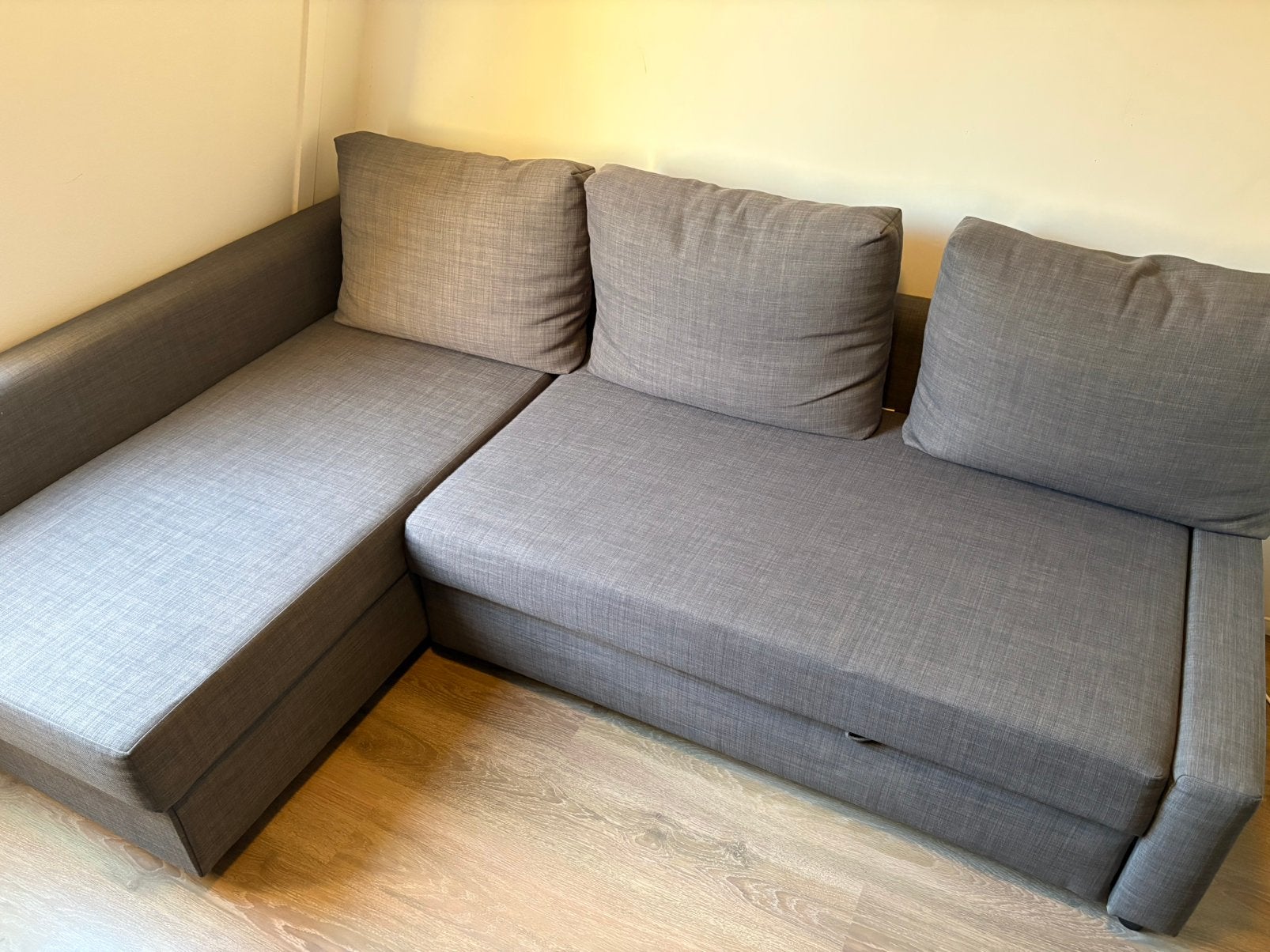 FRIHETEN Sleeper Couch (Skiftebo dark grey), Ophalen, Gebruikt, Tweepersoons, Grijs
