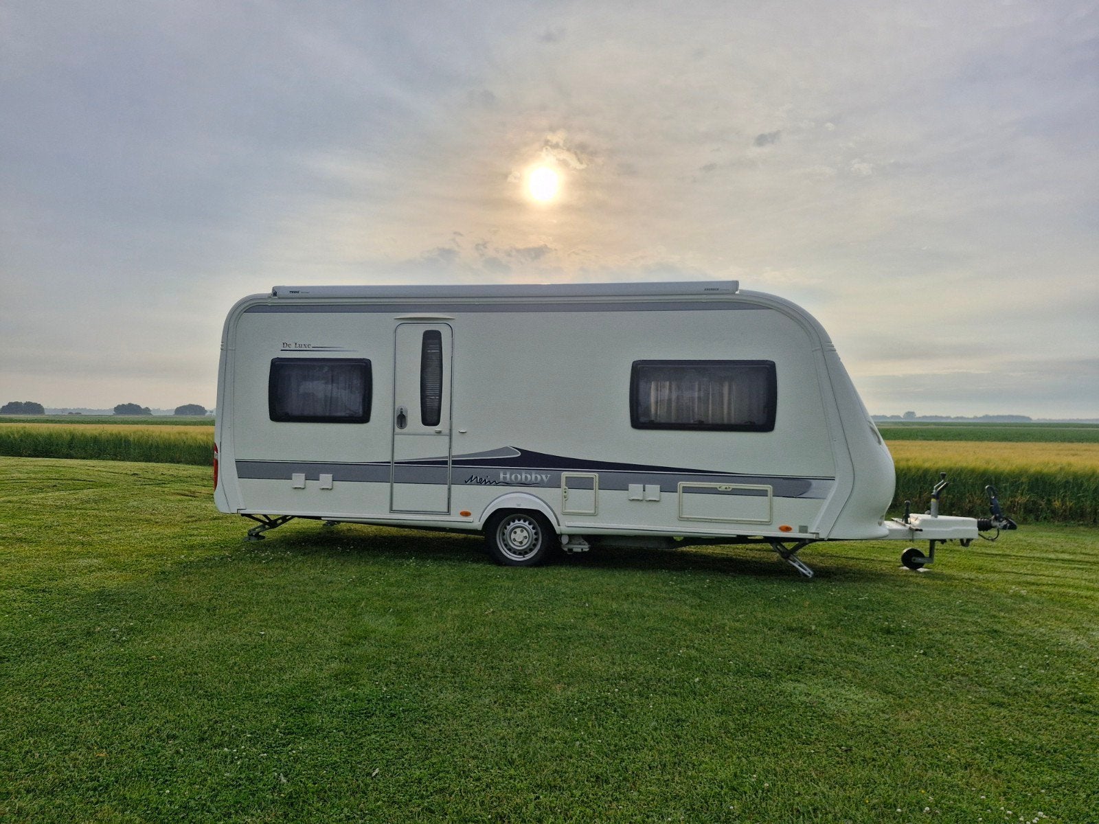 Hobby De Luxe 540 UL - Ruime caravan met 2 aparte bedden, Koelkast, Rondzit, Hobby, Particulier