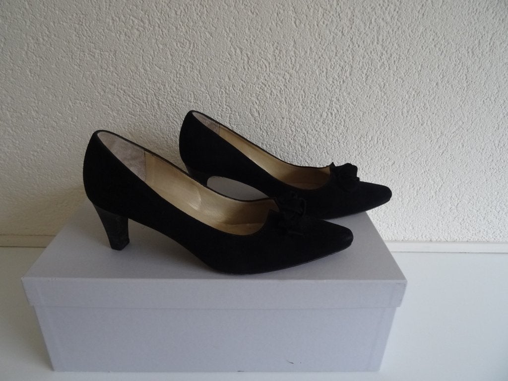 Peter Kaiser zwarte suede pumps mt 38 ( 5 ), Peter Kaiser, Pumps, Zwart, Ophalen of Verzenden
