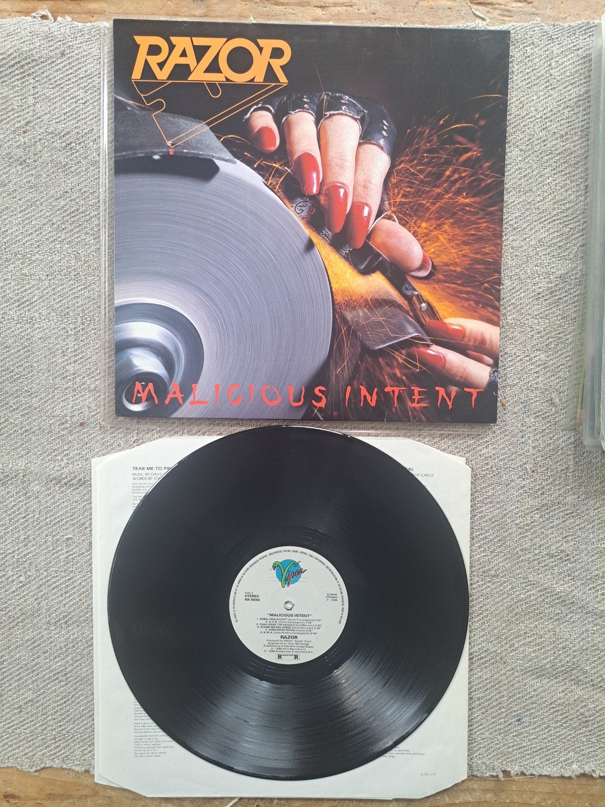 Razor - Malicious Intent LP (1986) Roadrunner Records, Cd's en Dvd's, Ophalen of Verzenden, Gebruikt
