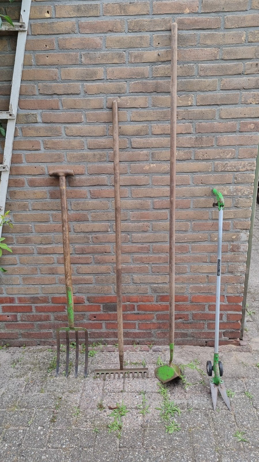Moestuin/tuin gereedschap, Ophalen