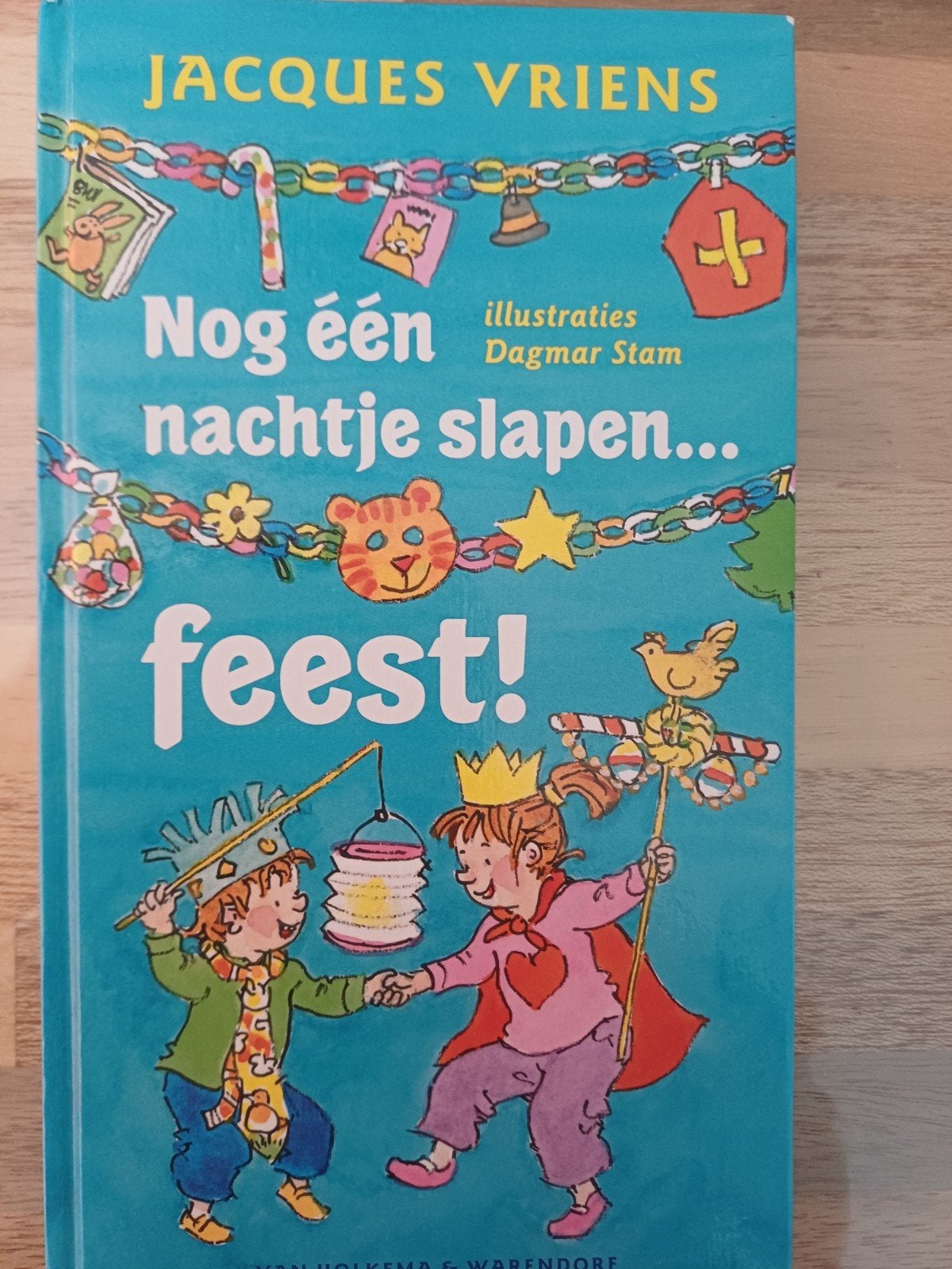 Jacques Vriens - Nog een nachtje slapen… feest!, Jacques Vriens, Fictie algemeen, Ophalen of Verzenden, Zo goed als nieuw