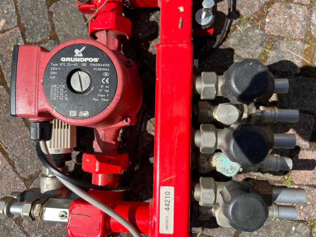Vloerverwarmingsunit WTH met Grundfos pomp, werkend gedemont, Ophalen, Gebruikt, Elektromotor, Minder dan 1400 rpm