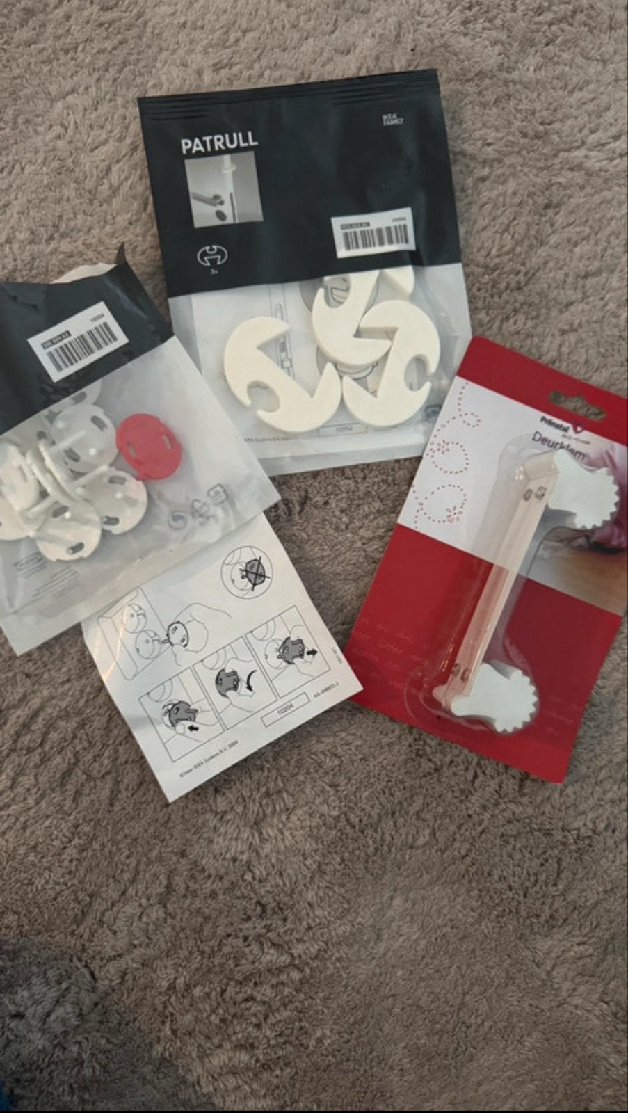 Babyproof beveiligingsset: deurstopper, stopcontactbeveiligi, Ophalen of Verzenden, Nieuw