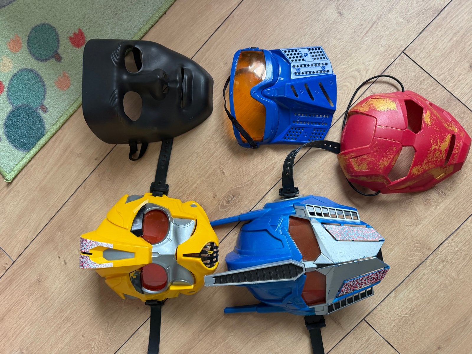 Set van 5 diverse maskers voor kinderen, Ophalen of Verzenden, Gebruikt