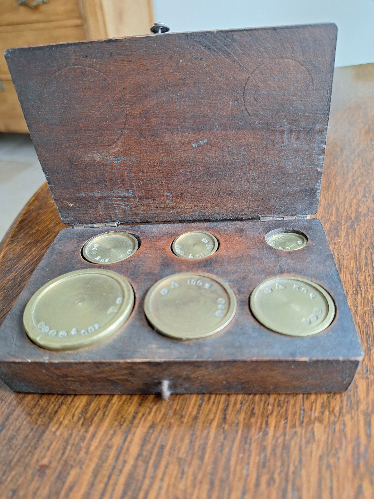 oude gewichten in houten doos, Ophalen of Verzenden, Overige landen, 2 euro