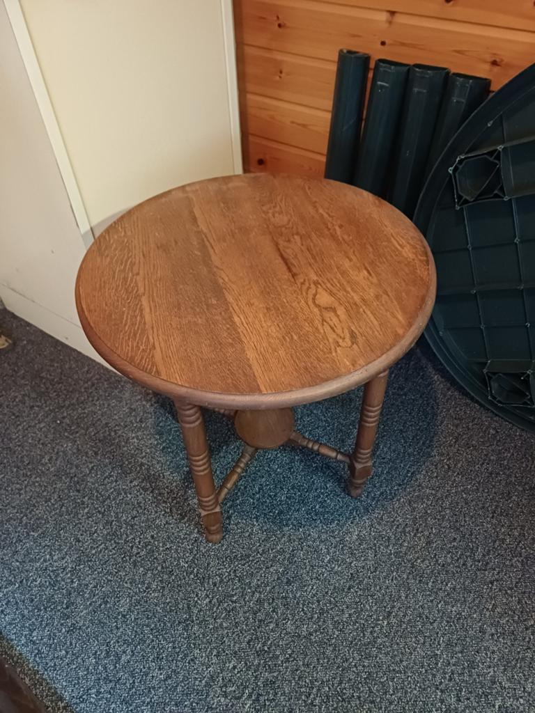 Tafeltje rond 60 cm rond en 60 cm hoog, Ophalen