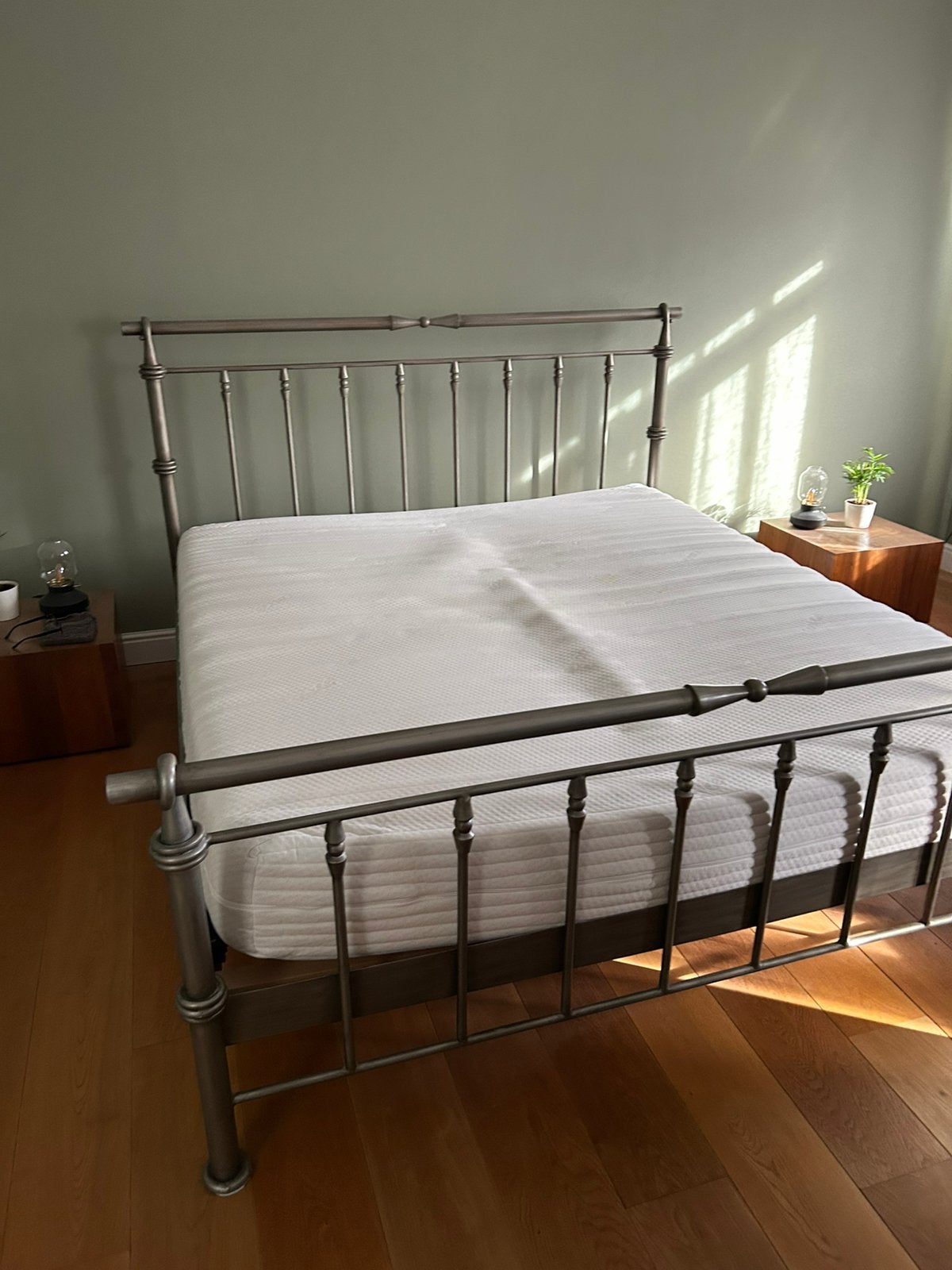 mooi metalen spijlen bed in goede staat, Ophalen, Tweepersoons, Zo goed als nieuw, 180 cm
