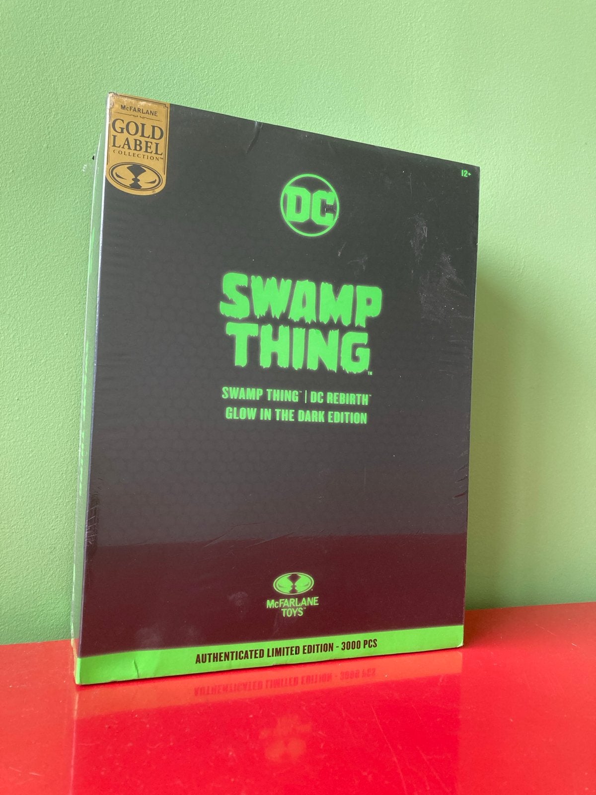 McFarlane Toys Swamp Thing Gold Label Glow in the Dark, Verzamelen, Poppetjes en Figuurtjes, Ophalen of Verzenden, Nieuw